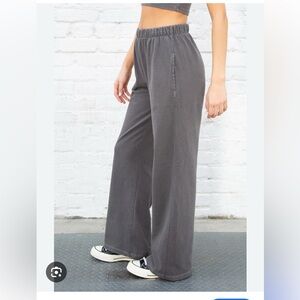 Brandy Melville Anastasia sweatpants dark gray OS